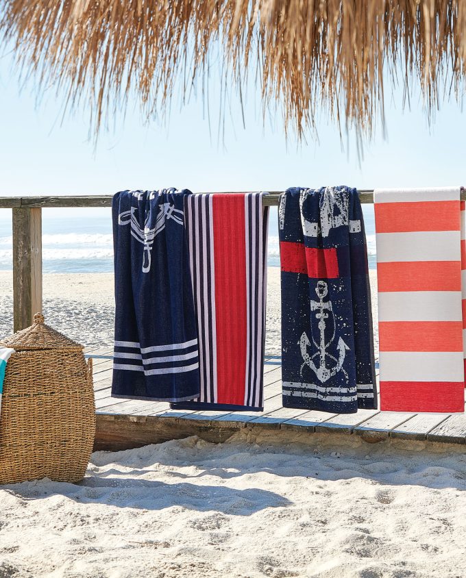 Reversible beach towel